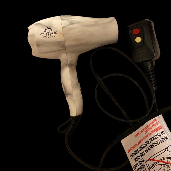 Professional Travel Hair Dryer W Attachments - Picture 2 of 2